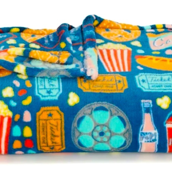 The Big One Accessories Nwt The Big One Movie Night Blanket 5x6